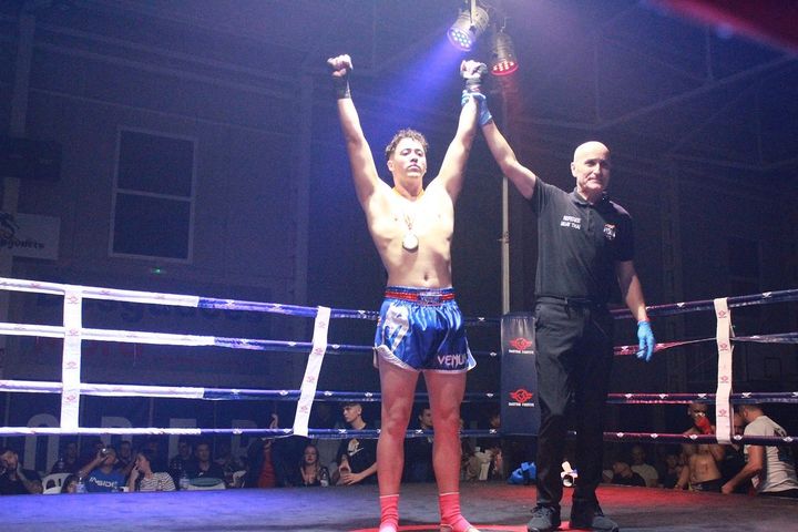 Jonathan Álvarez vence en K-1 en el torneo Premium Fighter IV