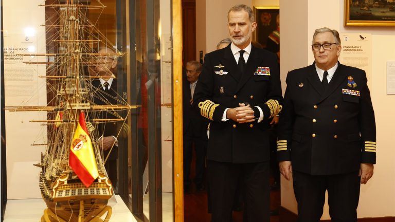 Su Majestad el Rey Felipe VI cumple con Jorge Juan