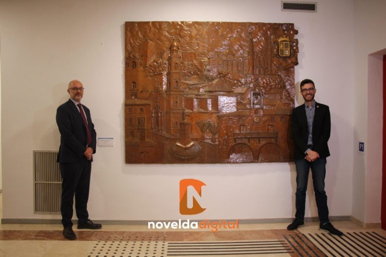 El Banco Sabadell cede al Ayuntamiento un emblemático cuadro de Novelda