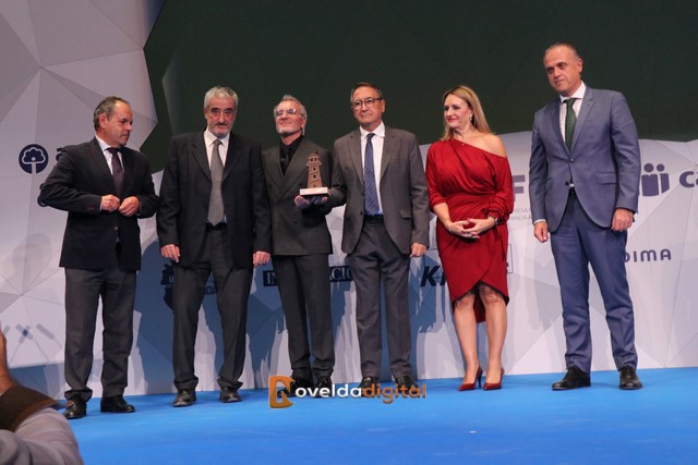 AEFA reconoce la trayectoria de Carmencita en la IV Gala de Empresas Centenarias
