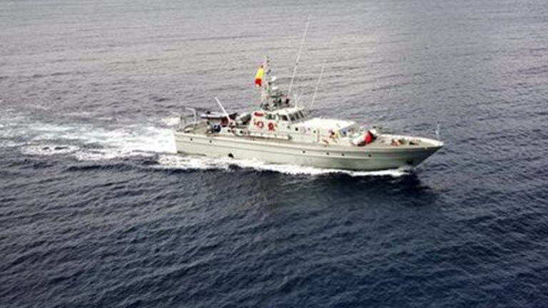 El patrullero “Toralla” de la Armada hace escala en varios puertos de Alicante