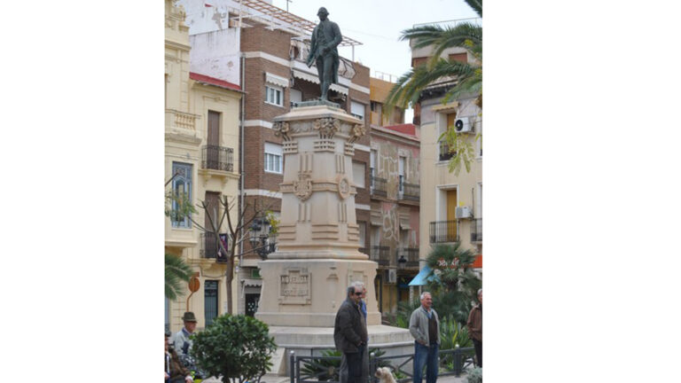 La estatua de Jorge Juan cambia de ubicación