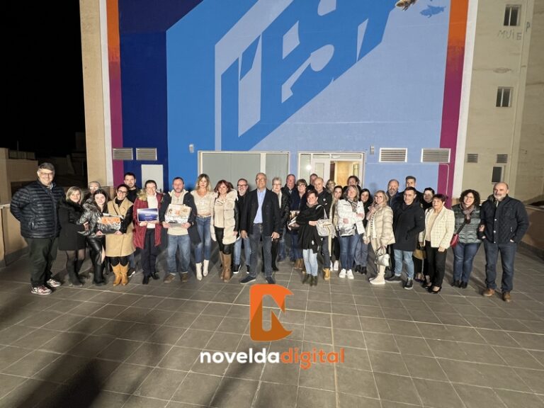 Comercio entrega los premios del 27 concurso de escaparates navideños de Novelda