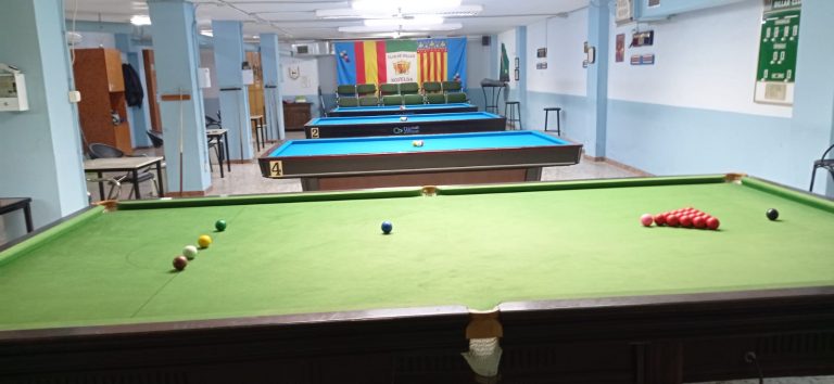 El Club Billar Novelda comienza el año con una nueva mesa de Snooker