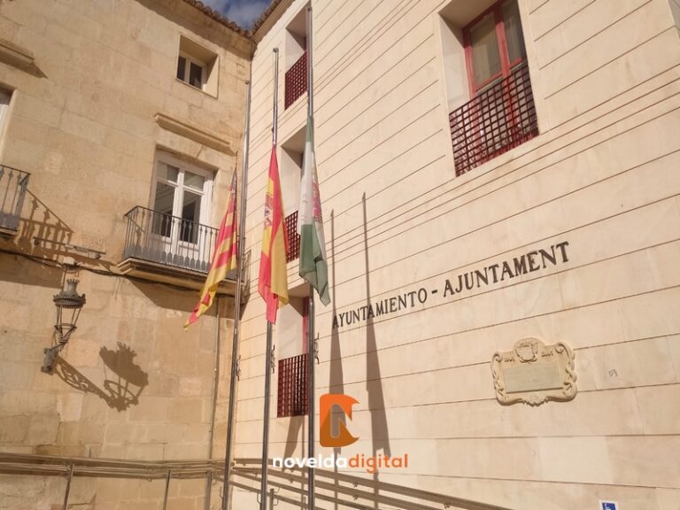 Novelda ondeará sus banderas a media asta durante tres días por las víctimas del incendio de Valencia