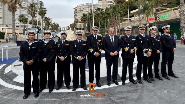 La Armada Española cede una «Hélice» de babor de la corbeta «Cazadora» al ayuntamiento de Benidorm