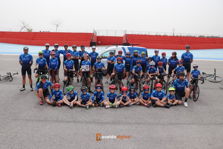 Presentación equipos Escuela Ciclista Novelda 2024