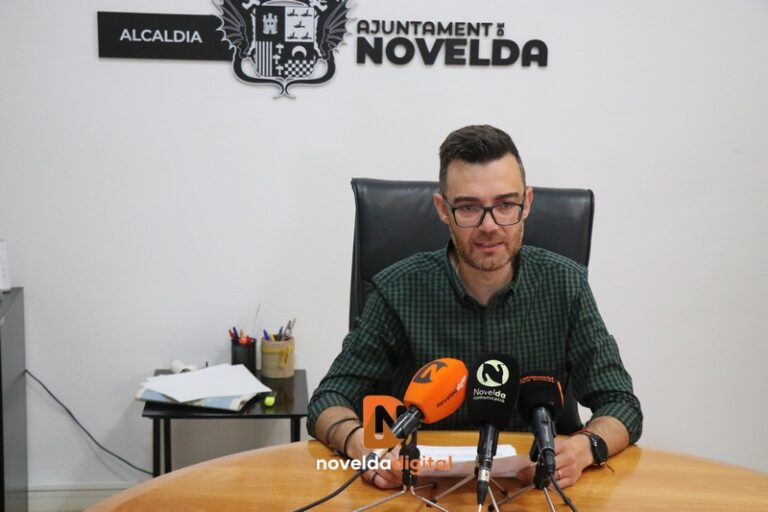 La Junta de Gobierno Local de Novelda aprueba el precio público de un nuevo concierto de Óscar Navarro y las bases de los premios La Pitxotxa