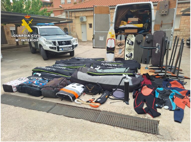 Incautados en Agost 450.000 euros en material deportivo robado durante el Campeonato Europeo de Formula Kite
