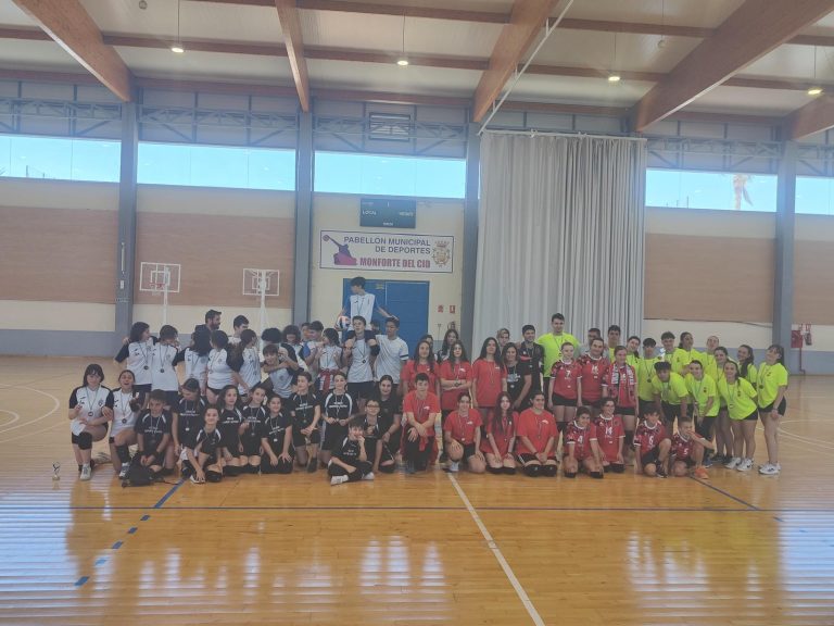 Tres centros educativos de Novelda participan en La Copa de Voleibol celebrada en Monforte del Cid