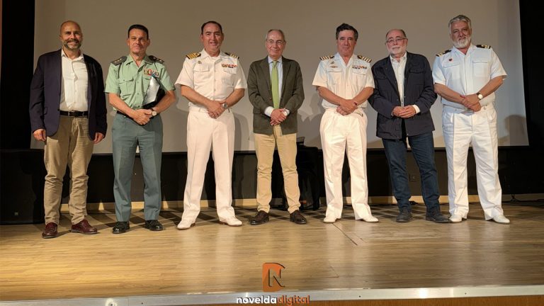 Galería de imágenes de la conferencia del Capitán de Navío Abel Romero Junquera