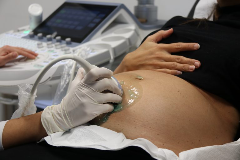 Análisis de la fertilidad en España: un 40,1% de las mujeres son madres pasados los 35 años