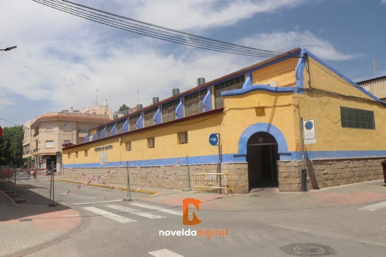 Comienzan las obras de la reforma integral del Mercado Municipal de Abastos de Novelda