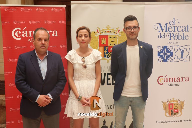 El Ayuntamiento de Novelda y la Cámara de Comercio de Alicante firman el convenio del Mercado Provisional
