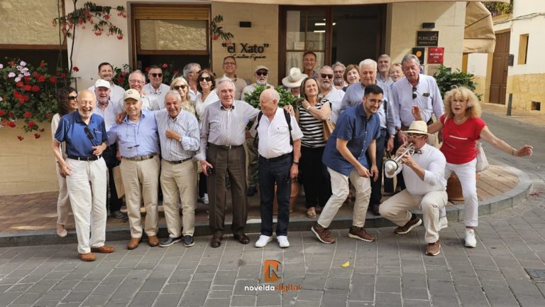 Los Seniors de AEFA (Asociación de la Empresa Familiar de Alicante) disfrutan de una jornada de convivencia