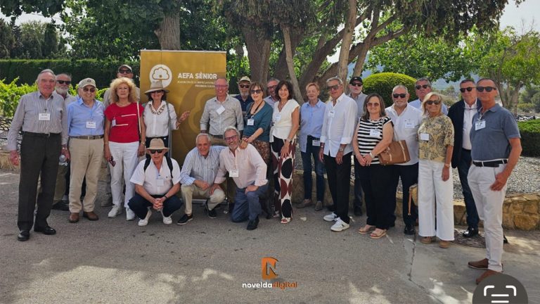 Los Sénior de AEFA (Asociación de la Empresa Familiar de Alicante) disfrutan de un día de convivencia