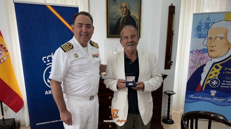 La Comandancia Naval de Alicante reconoce la labor de colaboración de Vicente Pina