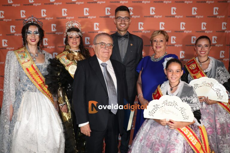 Comienzan las Fiestas de Novelda 2024 con el excelente Pregón de los maestros Carlos Valentín e Inés Berenguer