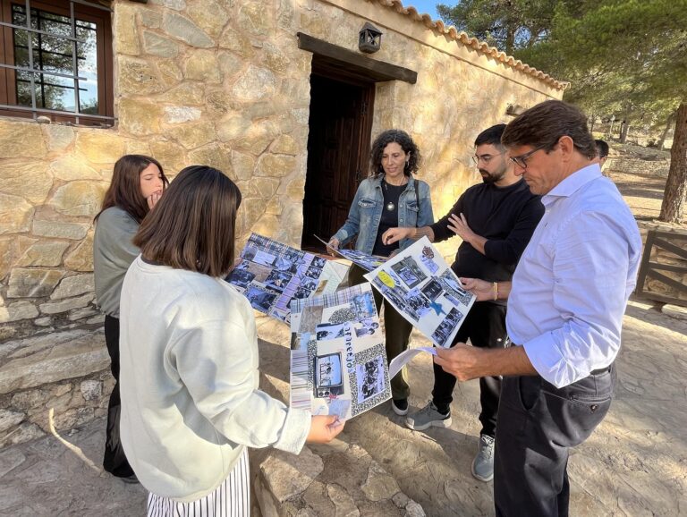 GIL-ALBERT Visita las Residencias de Investigación en Artes Escénicas Petricor